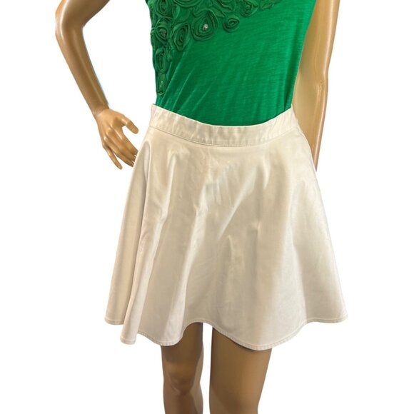 (6 for $25) Shein Faux Leather Skater Skirt in White Size Small - Picture 1 of 5
